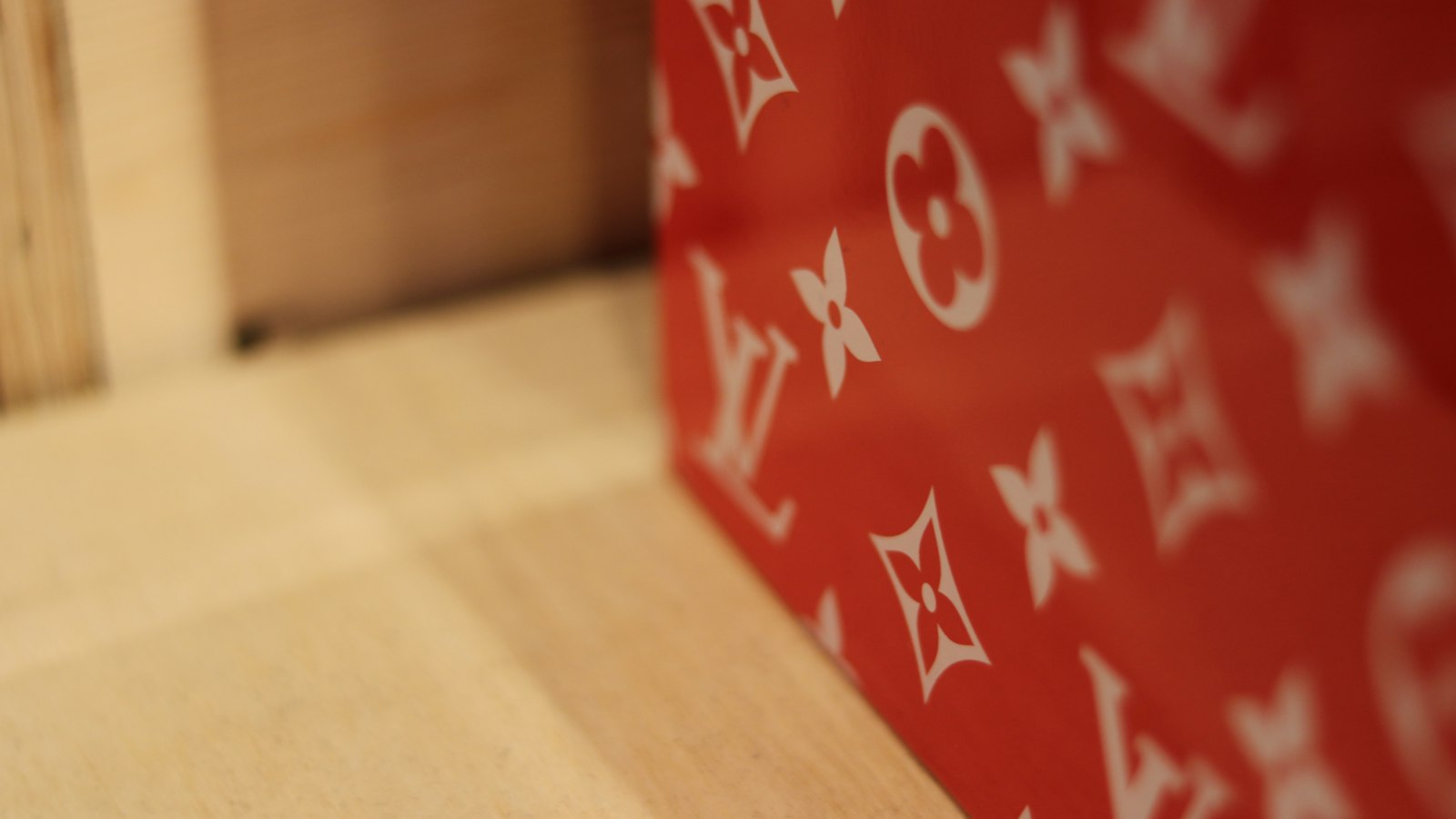 Quatre photos pour un Louis Vuitton : préparer son estimation en ligne
